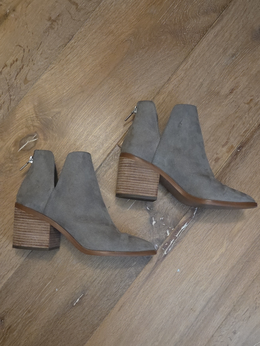 BP Brynne Gray Faux Suede Bootie Taupe Tan Gray Stacked Heel 9.5